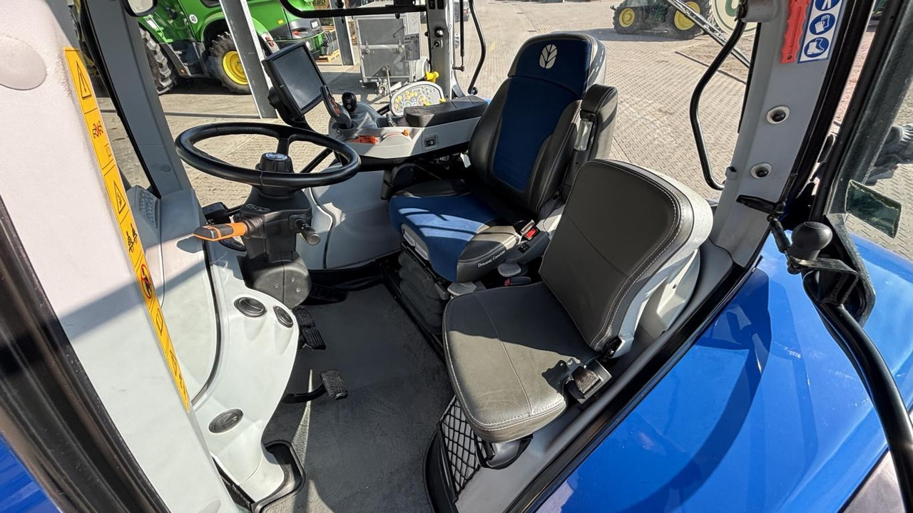 Traktor New Holland T 7.210: das Bild 14