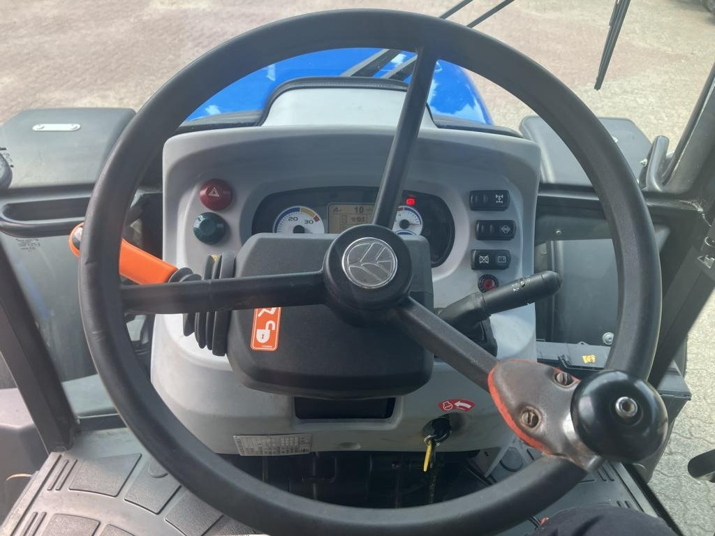 Traktor New Holland TD 5.115: das Bild 7