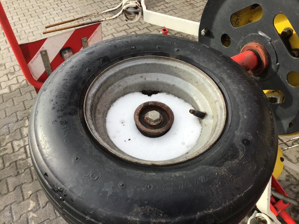 Pöttinger HIT 910 NZ - Heuwender/ Wenderechen: das Bild 4 Pöttinger HIT 910 NZ - Heuwender/ Wenderechen: das Bild 4