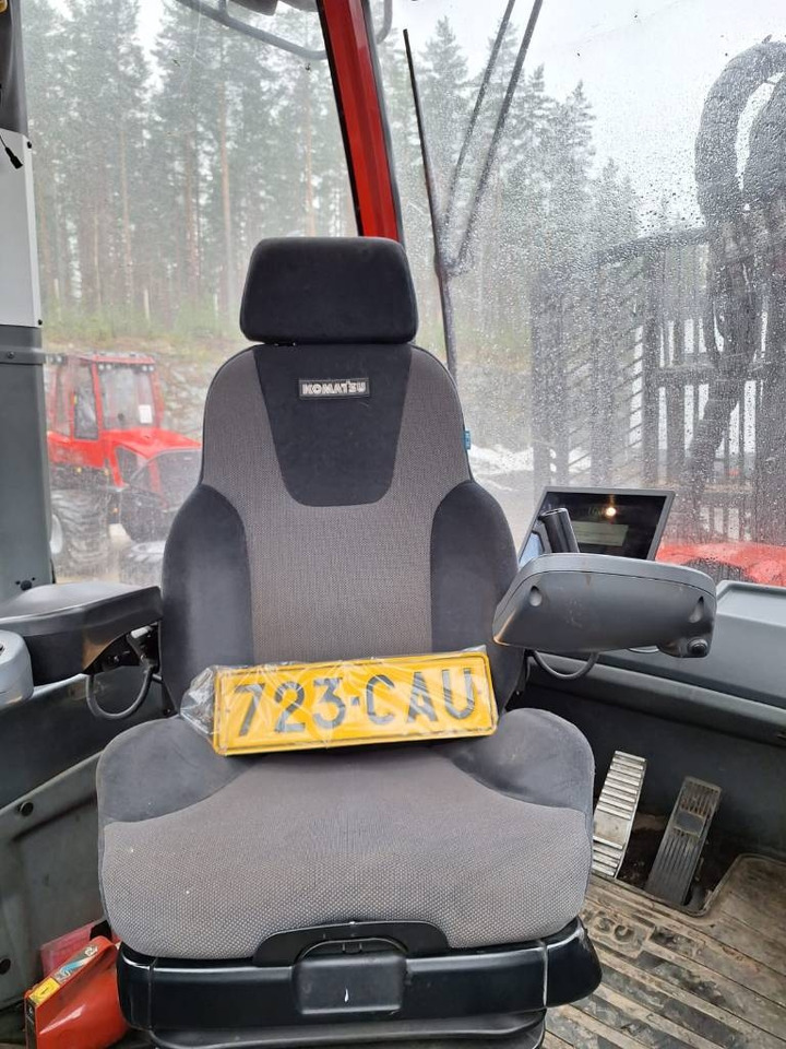 Komatsu 875 - Forwarder: das Bild 5 Komatsu 875 - Forwarder: das Bild 5