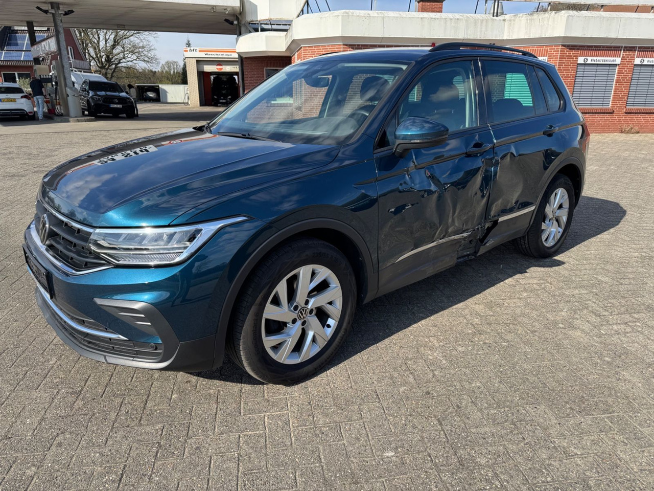 Volkswagen Tiguan Life 4Motion 2.0 TDI 7-Gang AHK - SUV/ Geländewagen: das Bild 2 Volkswagen Tiguan Life 4Motion 2.0 TDI 7-Gang AHK - SUV/ Geländewagen: das Bild 2