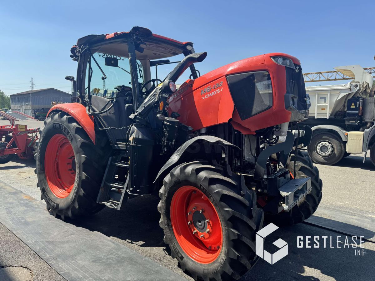 Kubota M6-132 - Traktor: das Bild 4 Kubota M6-132 - Traktor: das Bild 4