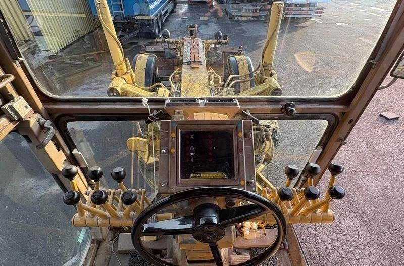 CAT 120 G - Grader: das Bild 5 CAT 120 G - Grader: das Bild 5