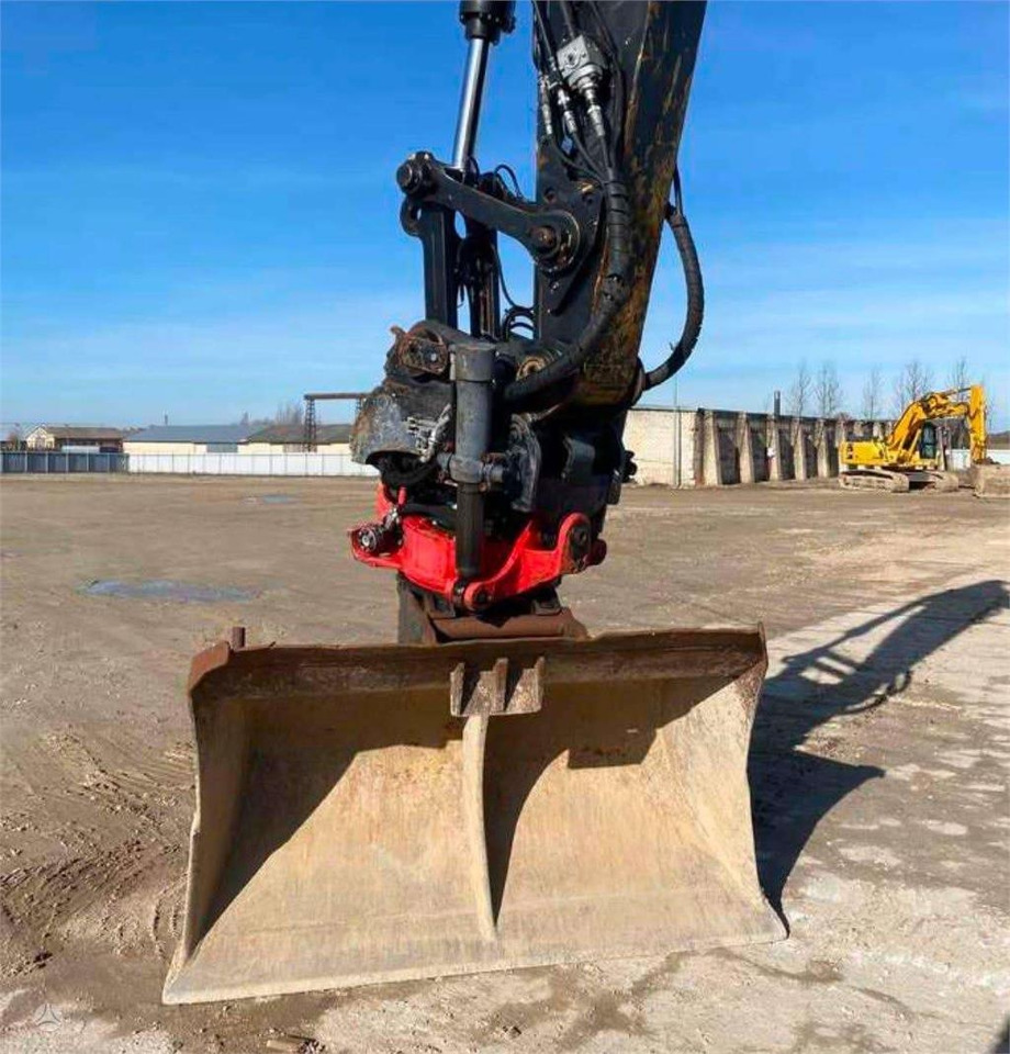CAT 323 ROTOTILT R8 - Kettenbagger: das Bild 1 CAT 323 ROTOTILT R8 - Kettenbagger: das Bild 1