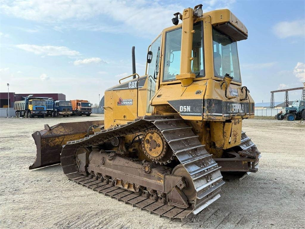 CAT D5N LGP - Bulldozer: das Bild 4 CAT D5N LGP - Bulldozer: das Bild 4