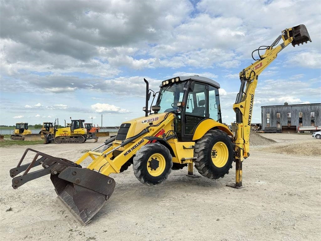 New Holland LB 110 B-4PT - Baggerlader: das Bild 2 New Holland LB 110 B-4PT - Baggerlader: das Bild 2