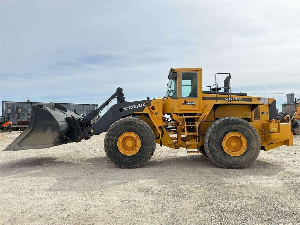 Volvo L 220 D, Quick hitch, Third l - Radlader: das Bild 3 Volvo L 220 D, Quick hitch, Third l - Radlader: das Bild 3