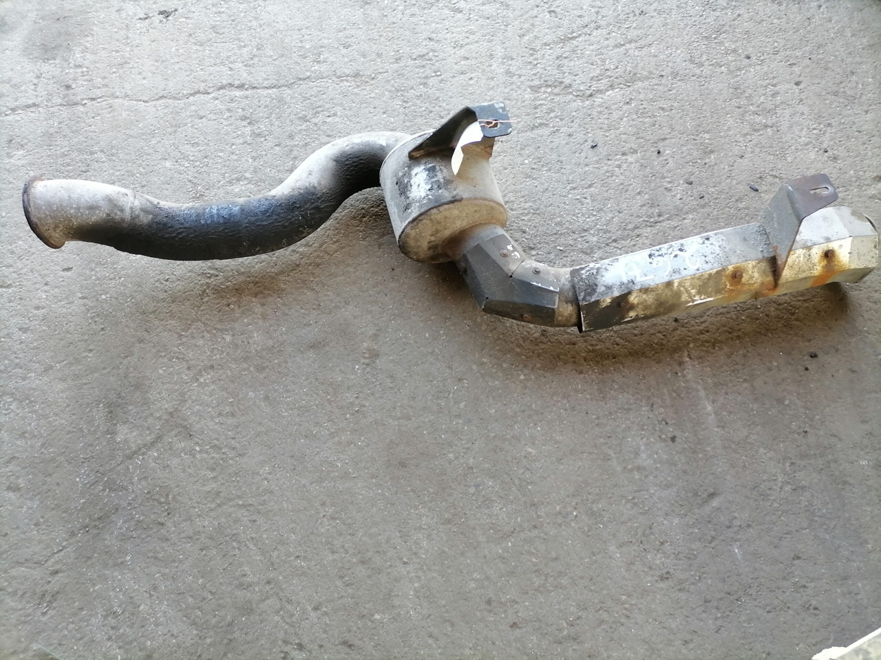 DAF Muffler 1682921 - Schalldämpfer für LKW: das Bild 2 DAF Muffler 1682921 - Schalldämpfer für LKW: das Bild 2