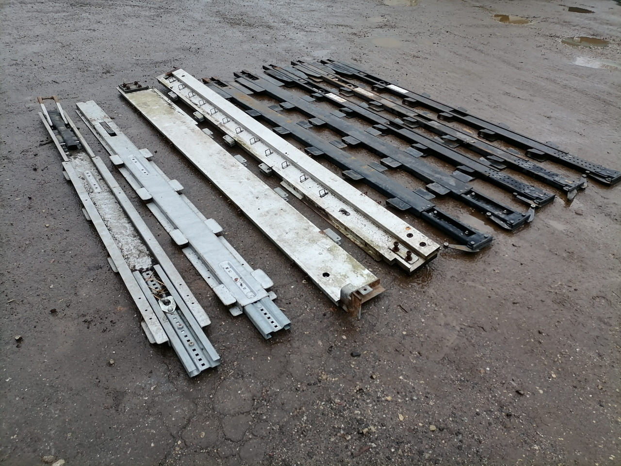 KRONE Haagise tugipostid 515068374 - Universalteil für LKW: das Bild 5 KRONE Haagise tugipostid 515068374 - Universalteil für LKW: das Bild 5