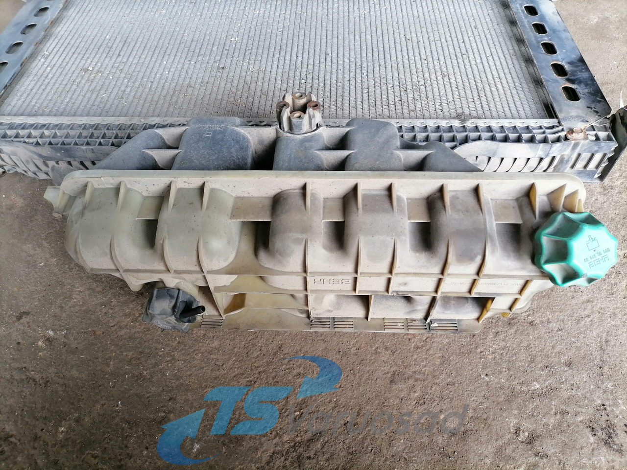 MAN Cooling radiator 81061016512 - Kühler für LKW: das Bild 5 MAN Cooling radiator 81061016512 - Kühler für LKW: das Bild 5