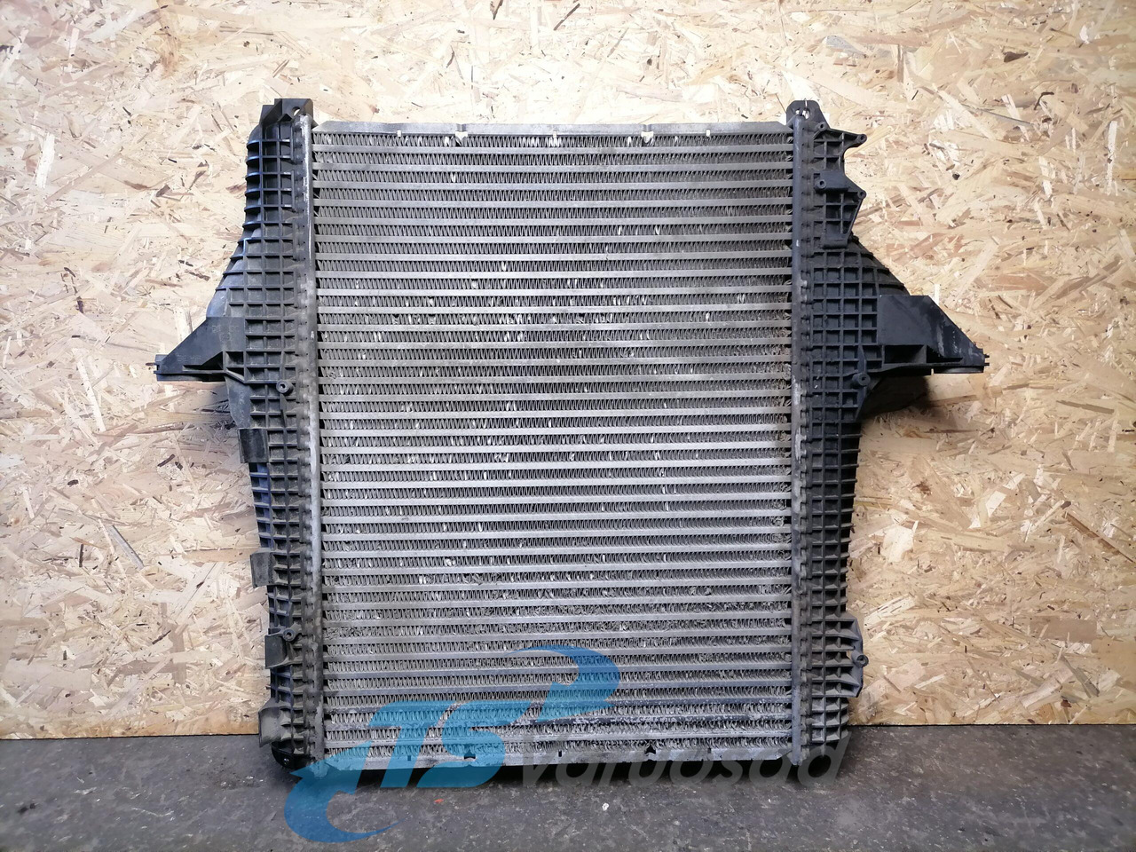 MAN Intercooler radiator 81061006556 - Interkühler für LKW: das Bild 2 MAN Intercooler radiator 81061006556 - Interkühler für LKW: das Bild 2