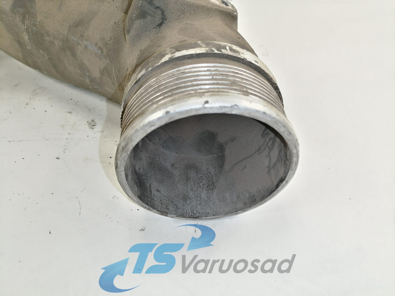 MAN intercooler pipe 51094113633 - Interkühler für LKW: das Bild 3 MAN intercooler pipe 51094113633 - Interkühler für LKW: das Bild 3