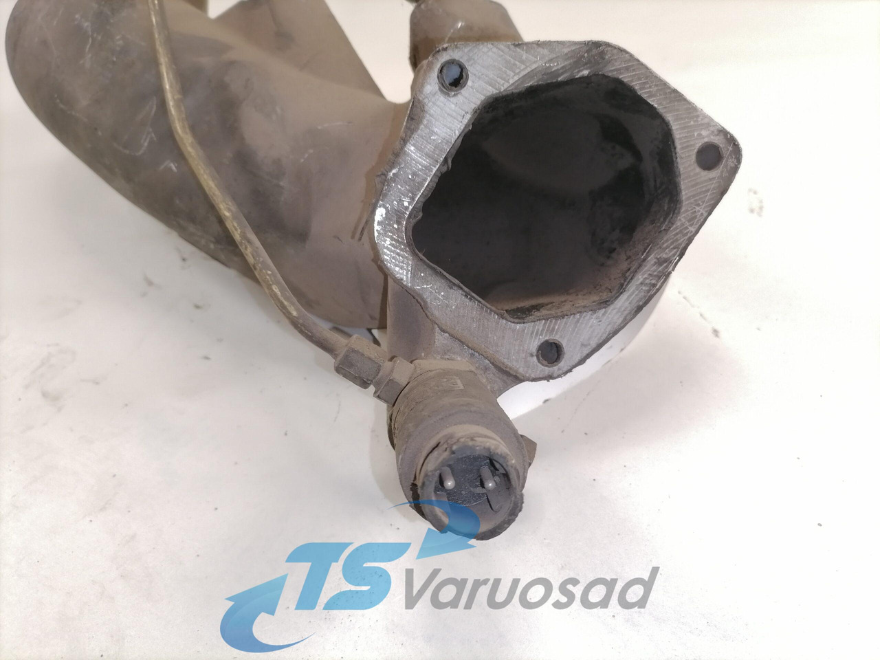 MAN intercooler pipe 51094113633 - Interkühler für LKW: das Bild 4 MAN intercooler pipe 51094113633 - Interkühler für LKW: das Bild 4