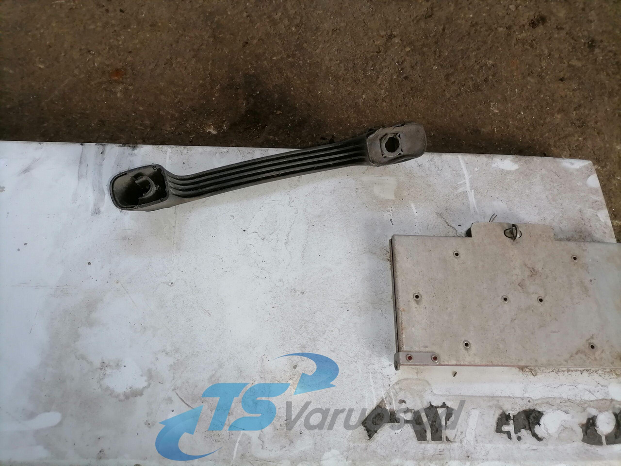 MB Iluvõre 9737500302 - Kühlergrill für LKW: das Bild 4 MB Iluvõre 9737500302 - Kühlergrill für LKW: das Bild 4