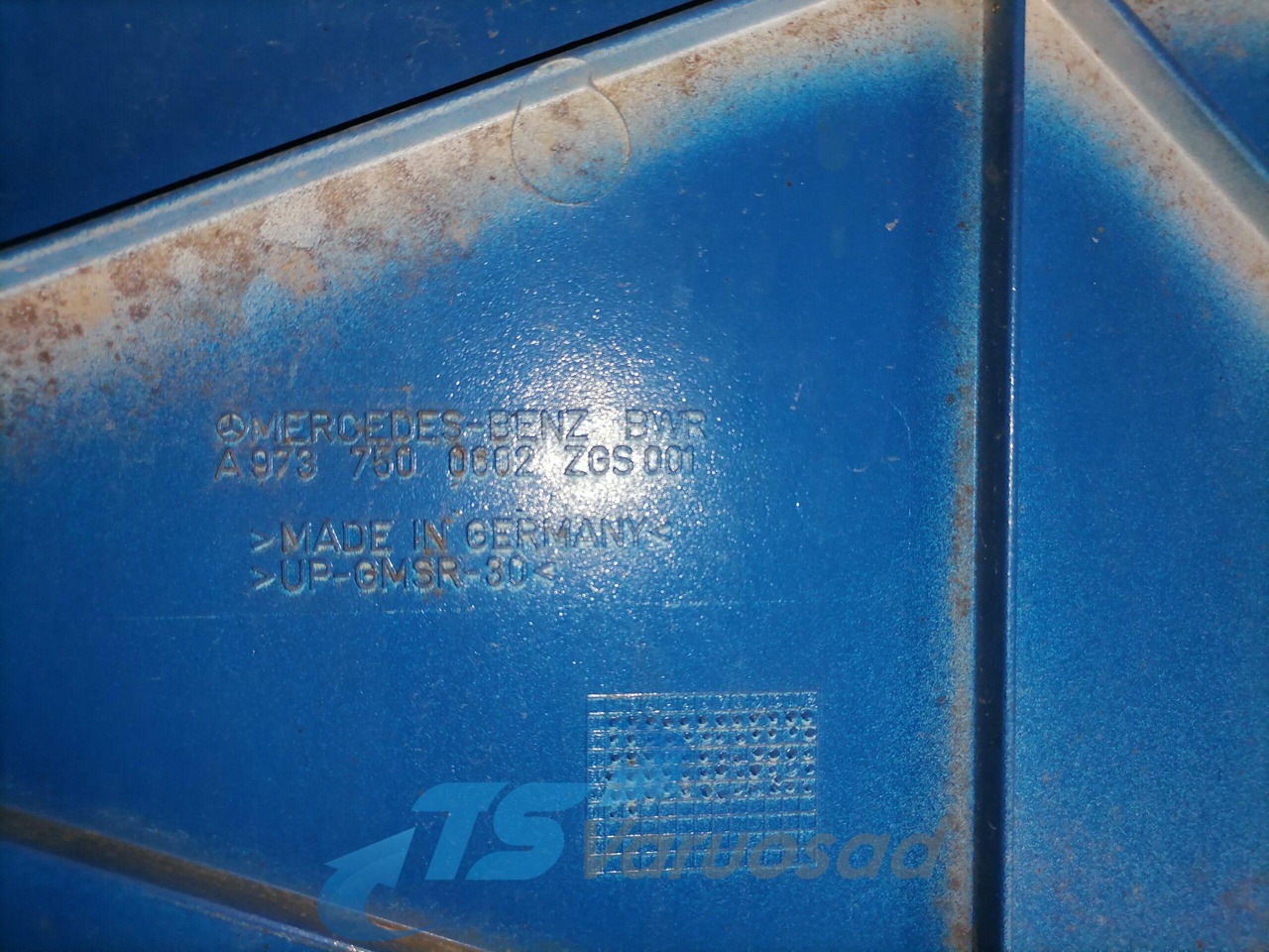 MB Iluvõre A9737500602 - Kühlergrill für LKW: das Bild 3 MB Iluvõre A9737500602 - Kühlergrill für LKW: das Bild 3