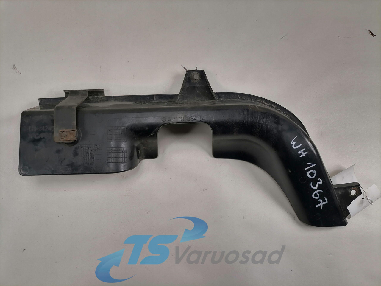 Mercedes-Benz Plastikdetail A9438841474 - Aeropack/ Spoiler für LKW: das Bild 3 Mercedes-Benz Plastikdetail A9438841474 - Aeropack/ Spoiler für LKW: das Bild 3