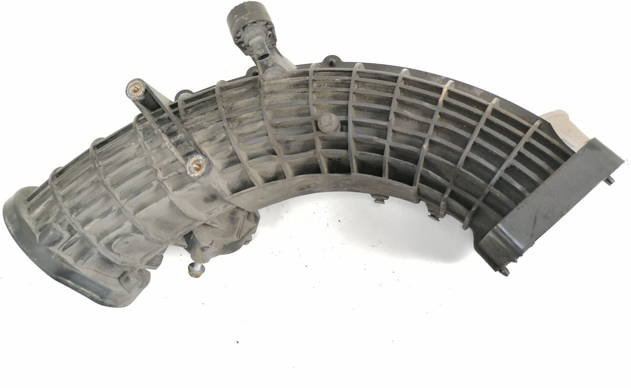 Mercedes-Benz intercooler pipe A4710902137 - Interkühler für LKW: das Bild 3 Mercedes-Benz intercooler pipe A4710902137 - Interkühler für LKW: das Bild 3