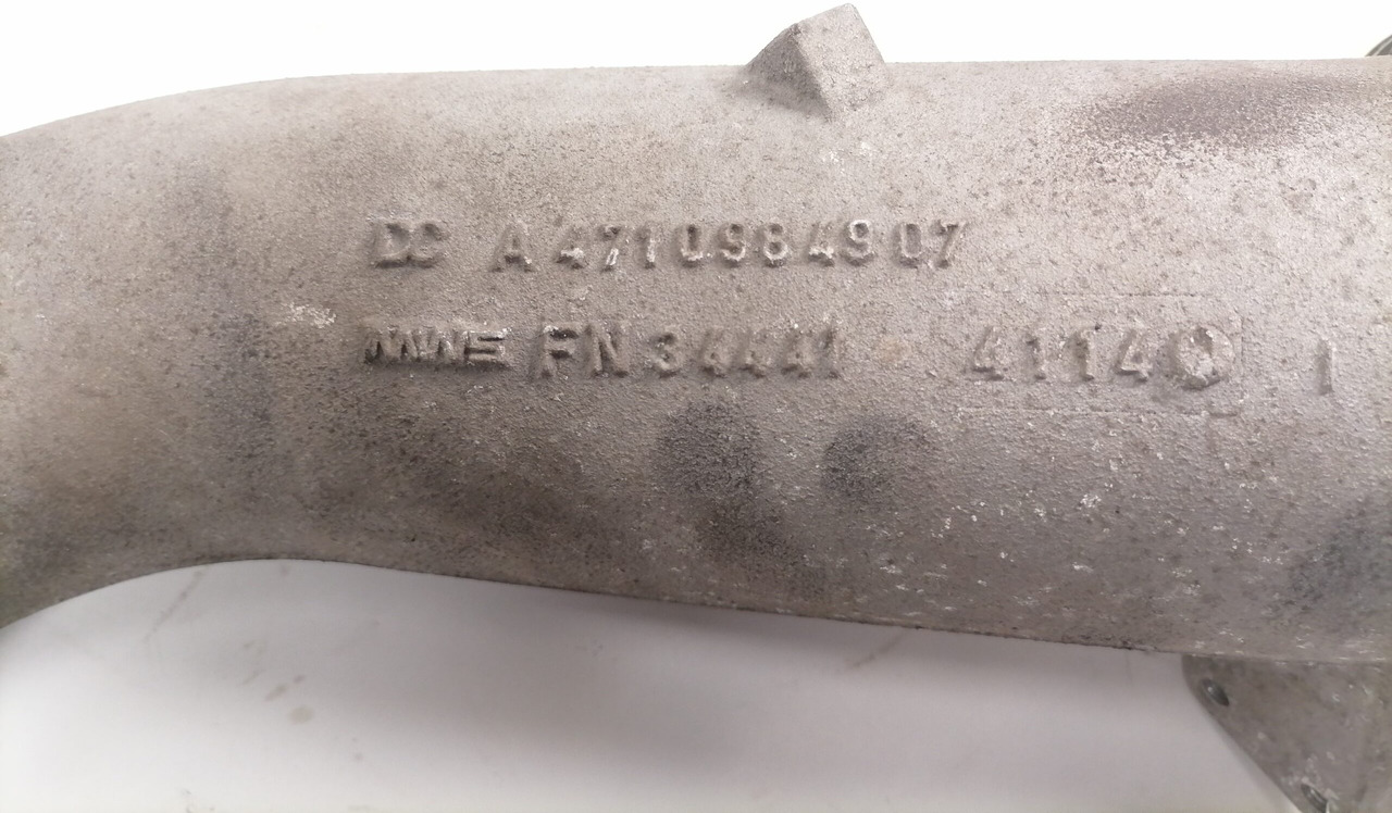 Mercedes-Benz intercooler pipe A4710984907 - Interkühler für LKW: das Bild 4 Mercedes-Benz intercooler pipe A4710984907 - Interkühler für LKW: das Bild 4