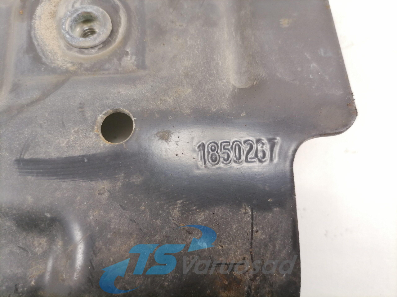 Scania Bumper bracket 1850267 - Stoßstange für LKW: das Bild 2 Scania Bumper bracket 1850267 - Stoßstange für LKW: das Bild 2