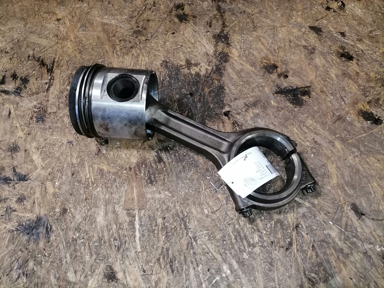 Scania Connecting rod + piston 1798596 - Kolbe/ Ring/ Laufbuchse für LKW: das Bild 1 Scania Connecting rod + piston 1798596 - Kolbe/ Ring/ Laufbuchse für LKW: das Bild 1