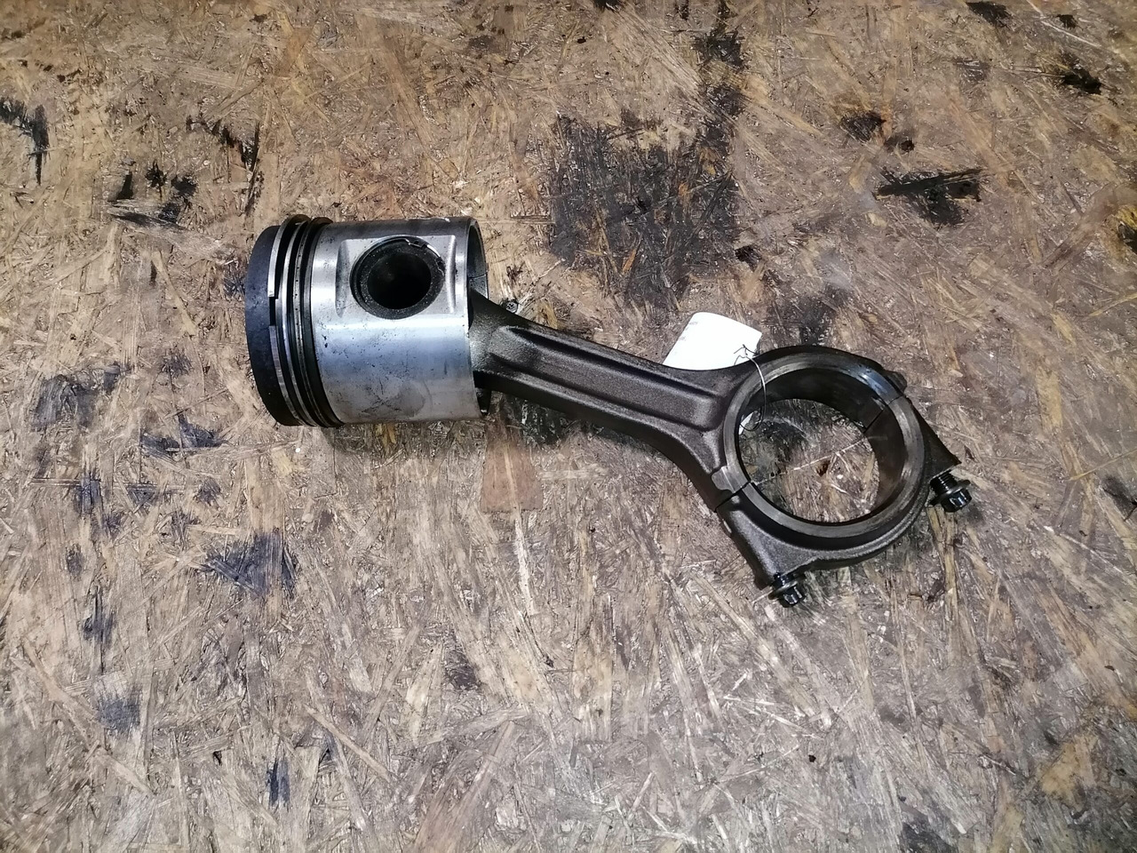 Scania Connecting rod + piston 1798596 - Kolbe/ Ring/ Laufbuchse für LKW: das Bild 1 Scania Connecting rod + piston 1798596 - Kolbe/ Ring/ Laufbuchse für LKW: das Bild 1