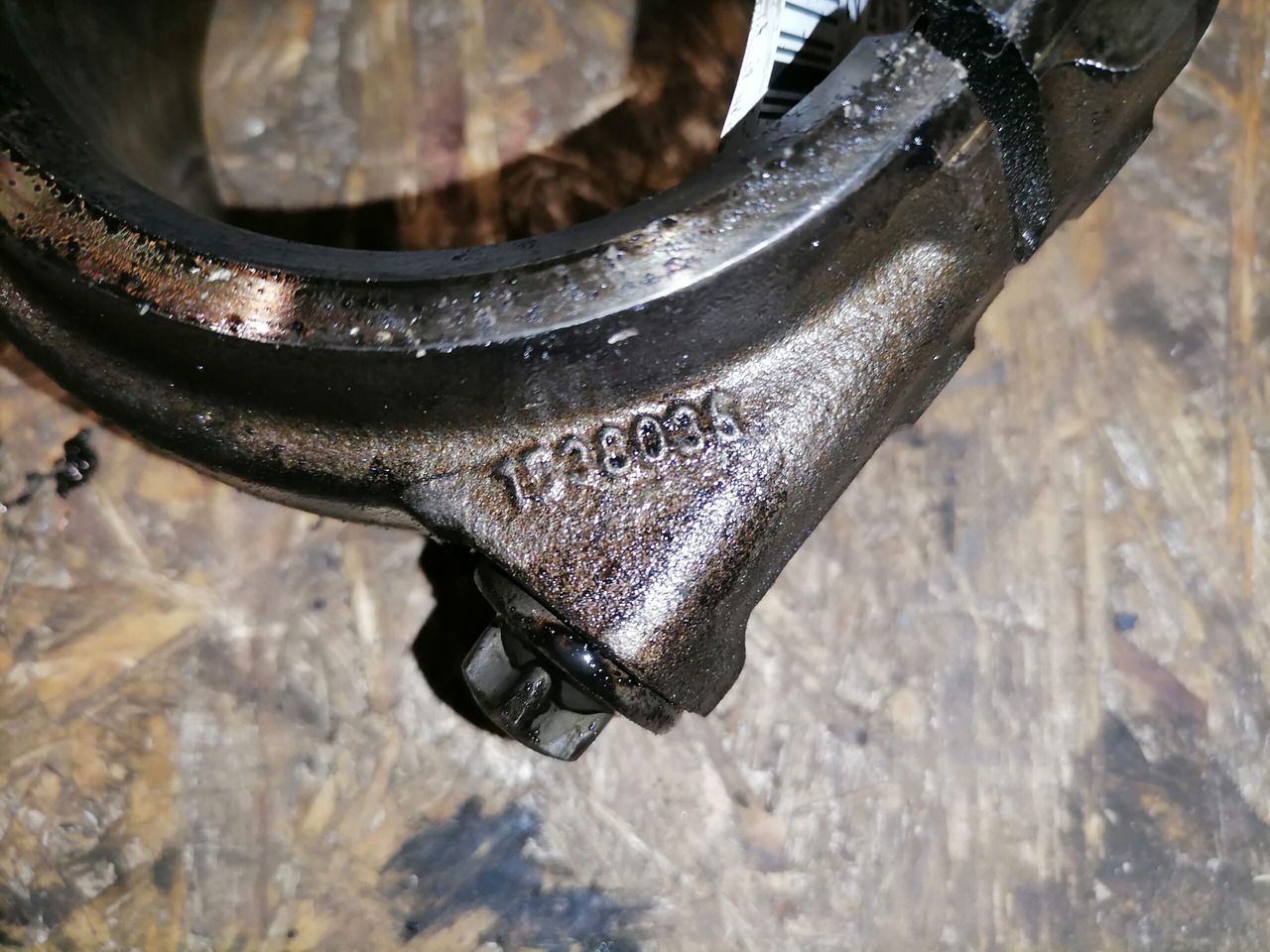 Scania Connecting rod + piston 1798596 - Kolbe/ Ring/ Laufbuchse für LKW: das Bild 4 Scania Connecting rod + piston 1798596 - Kolbe/ Ring/ Laufbuchse für LKW: das Bild 4
