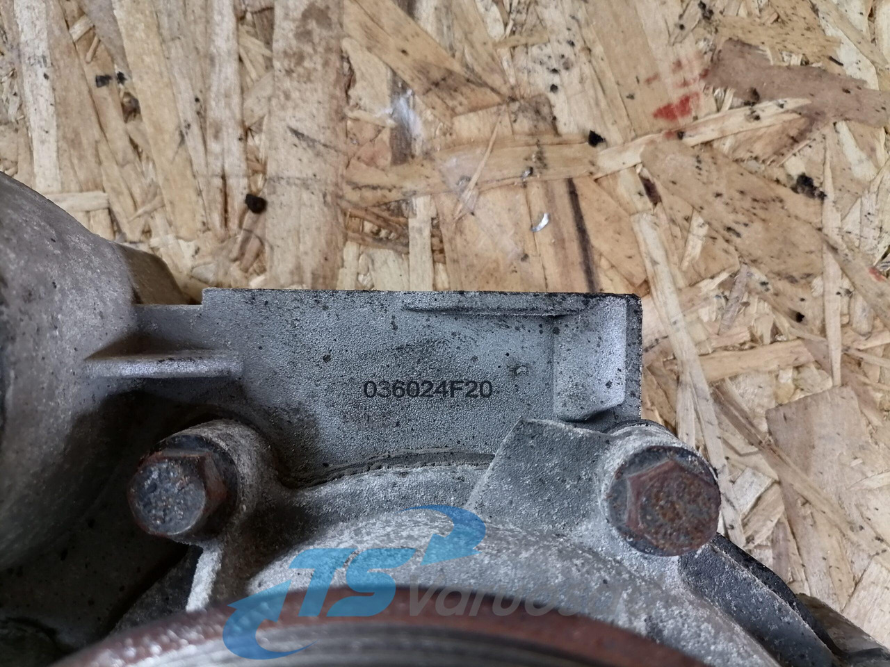 Scania Cooling pump 1896752 - Kühlmittelpumpe für LKW: das Bild 3 Scania Cooling pump 1896752 - Kühlmittelpumpe für LKW: das Bild 3