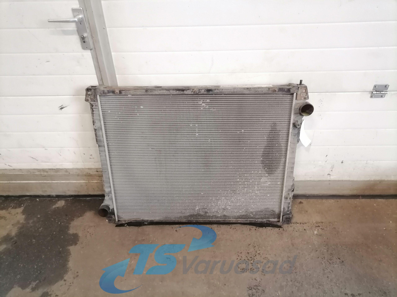 Scania Cooling radiator 1769999 - Kühler für LKW: das Bild 1 Scania Cooling radiator 1769999 - Kühler für LKW: das Bild 1