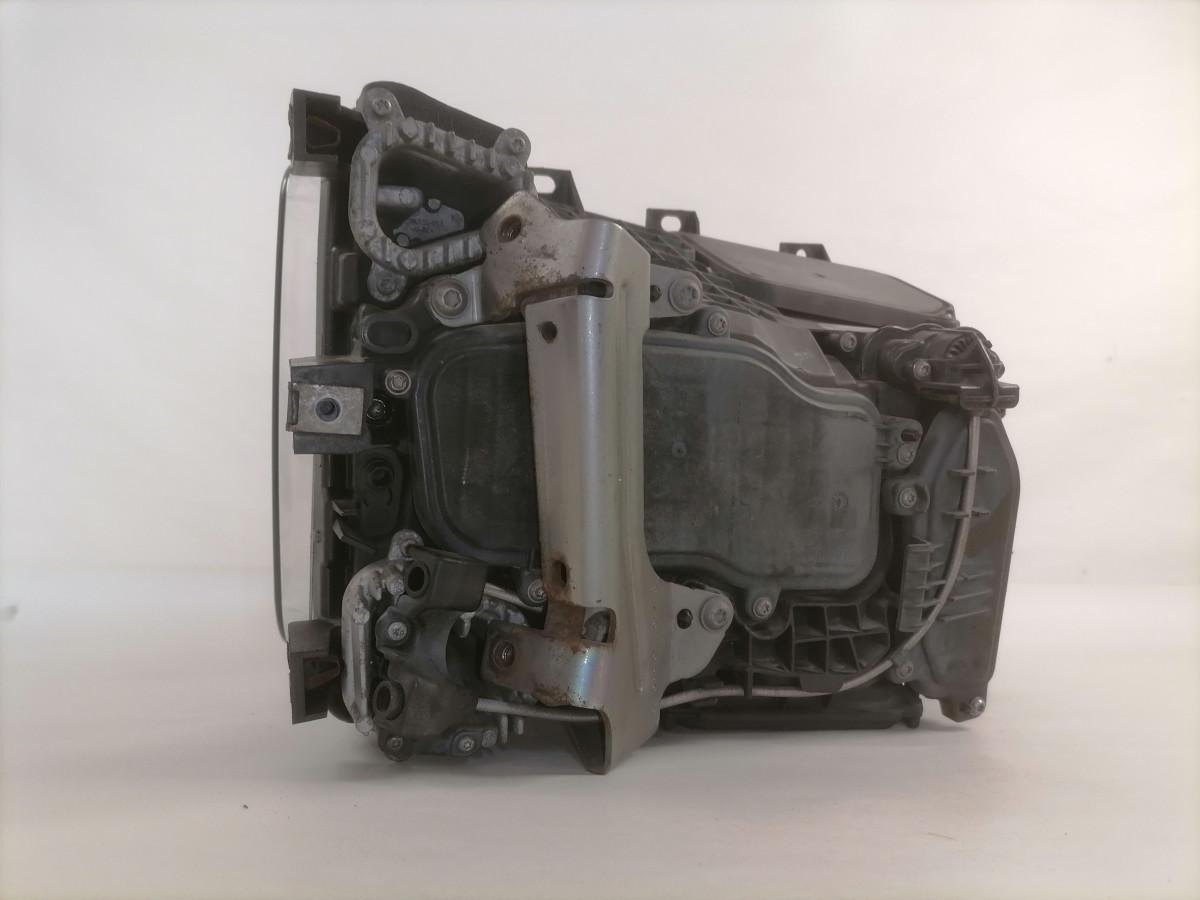 Scania Esituli, LED 2655848 - Lichter/ Leuchten für LKW: das Bild 3 Scania Esituli, LED 2655848 - Lichter/ Leuchten für LKW: das Bild 3
