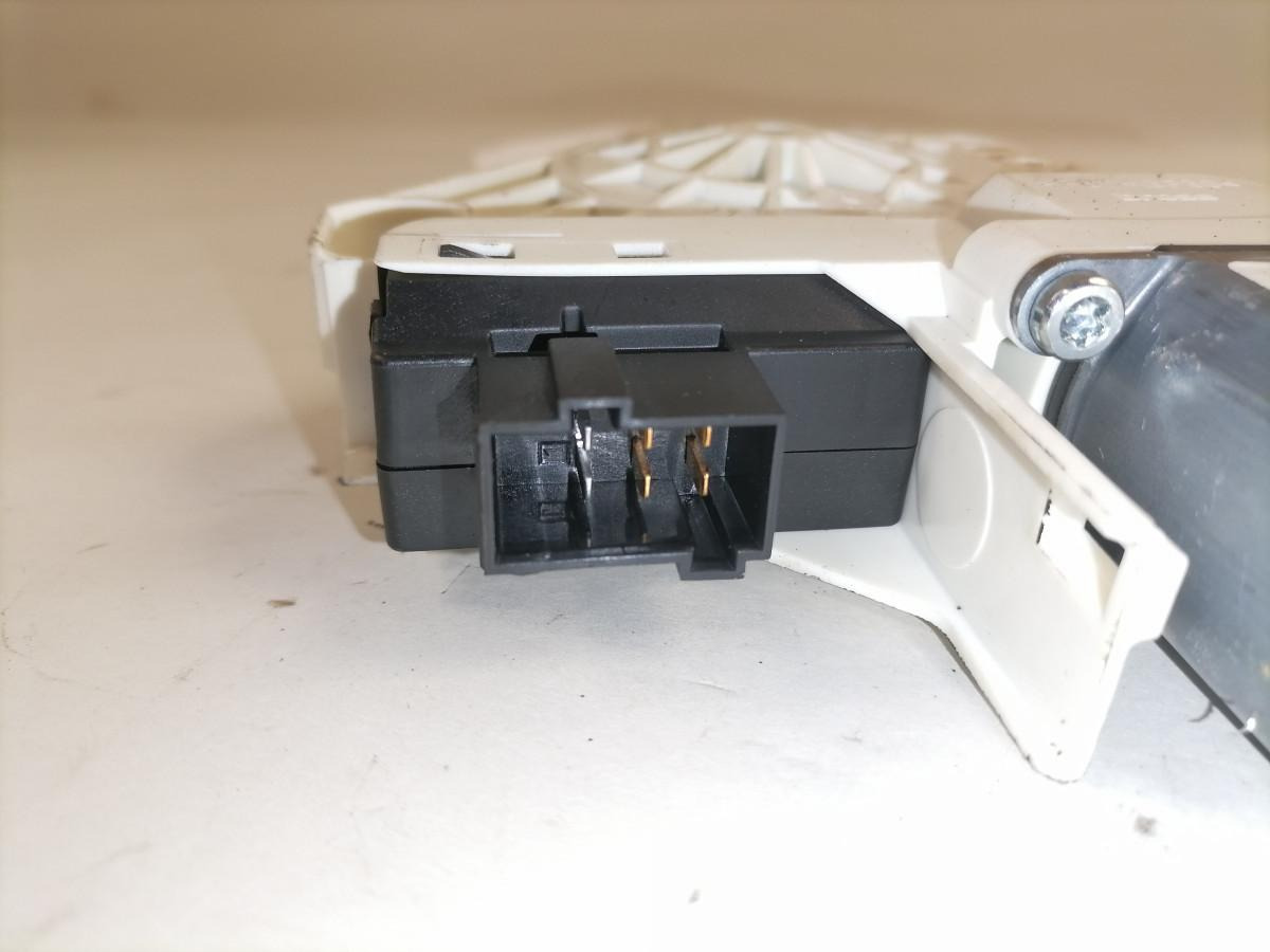 Scania Glass lift 2076265 - Fenster und Teile für LKW: das Bild 2 Scania Glass lift 2076265 - Fenster und Teile für LKW: das Bild 2