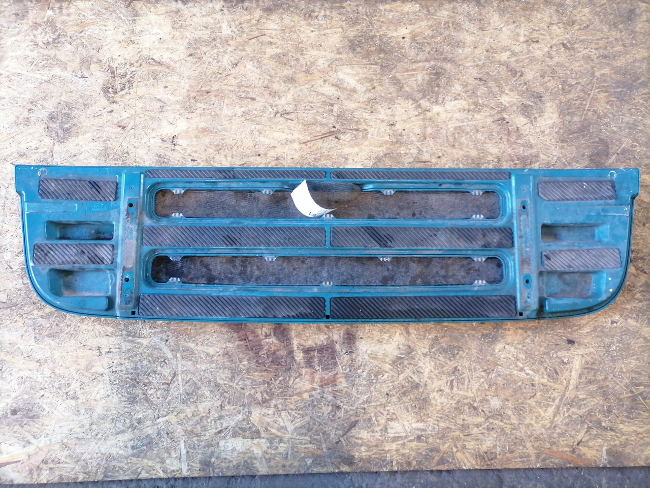 Scania Grille panel 1536807 - Kühlergrill für LKW: das Bild 3 Scania Grille panel 1536807 - Kühlergrill für LKW: das Bild 3