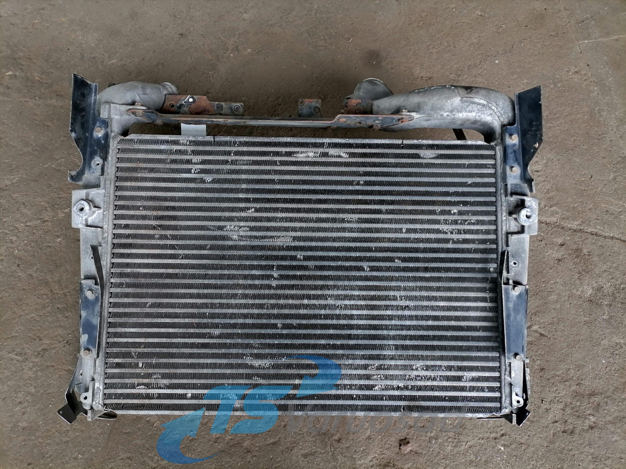 Scania Intercooler radiator 1531767 - Interkühler für LKW: das Bild 3 Scania Intercooler radiator 1531767 - Interkühler für LKW: das Bild 3