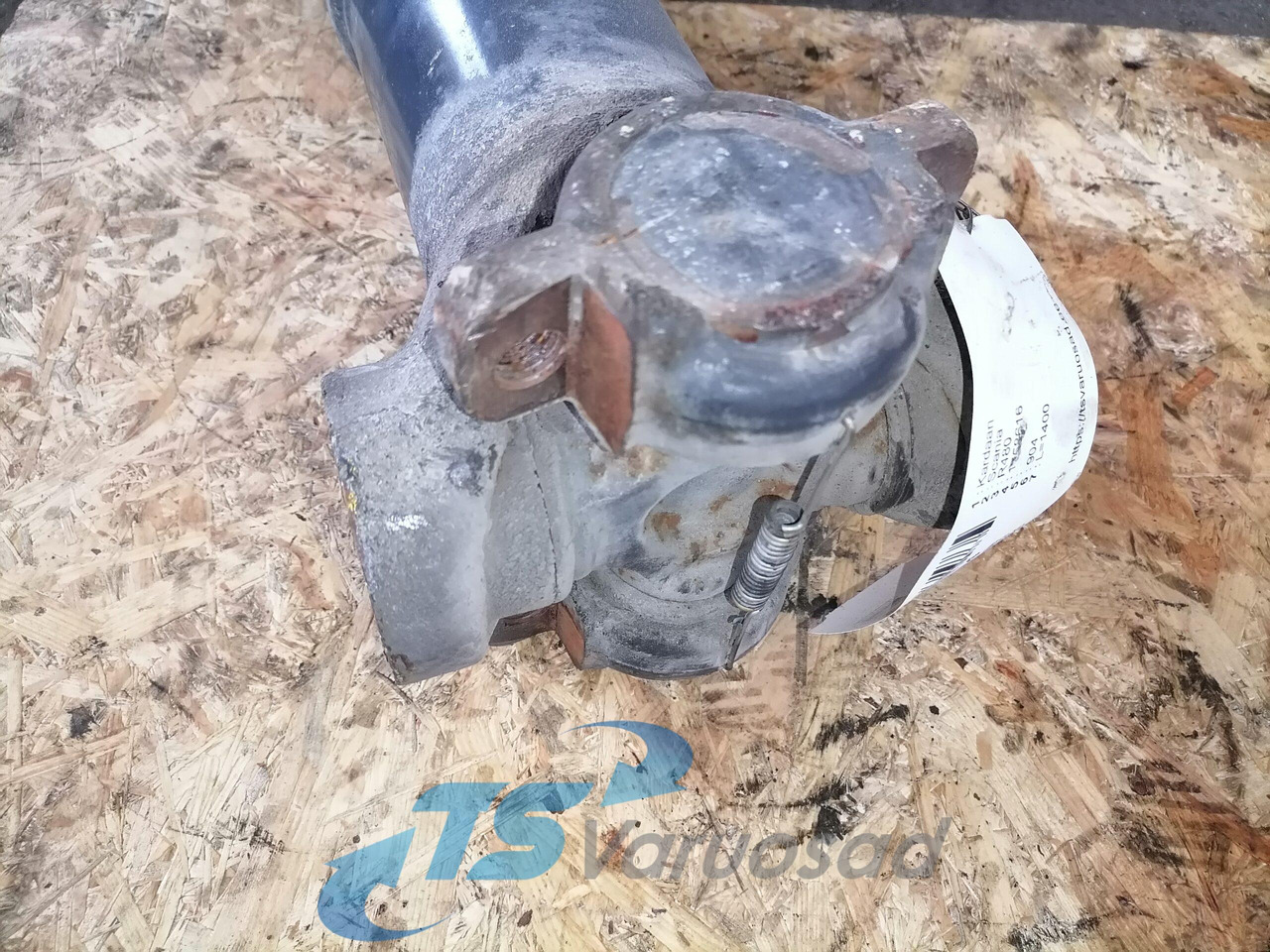 Scania Propeller shaft 1758616 - Kardanwelle für LKW: das Bild 4 Scania Propeller shaft 1758616 - Kardanwelle für LKW: das Bild 4