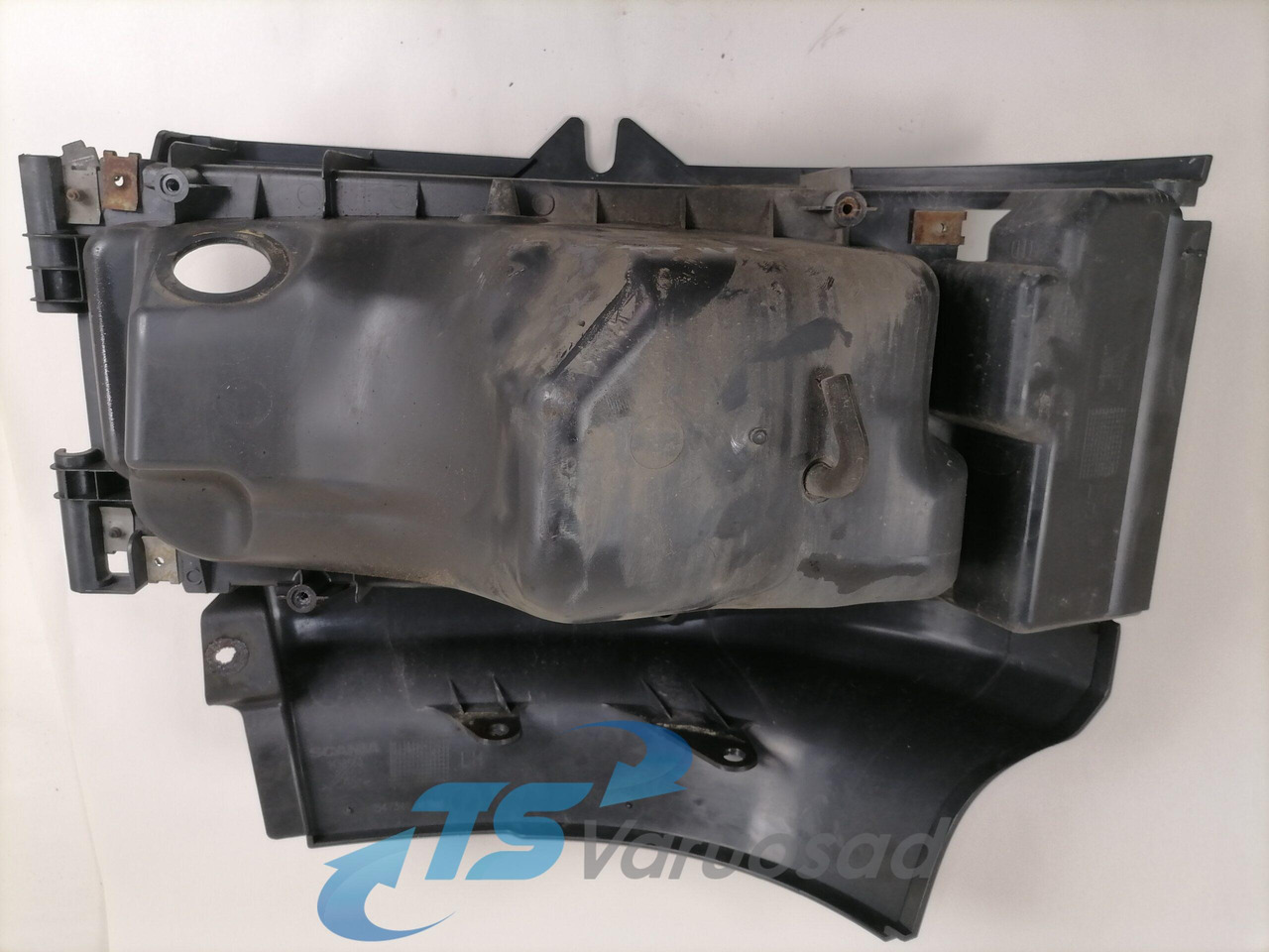 Scania Scania headlight housing, left 1431920 - Lichter/ Leuchten für LKW: das Bild 5 Scania Scania headlight housing, left 1431920 - Lichter/ Leuchten für LKW: das Bild 5