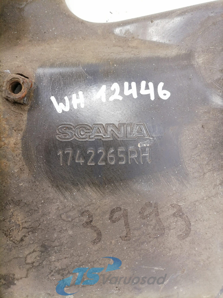 Scania lower grille carrier hinge 1742265 - Kühlergrill für LKW: das Bild 2 Scania lower grille carrier hinge 1742265 - Kühlergrill für LKW: das Bild 2