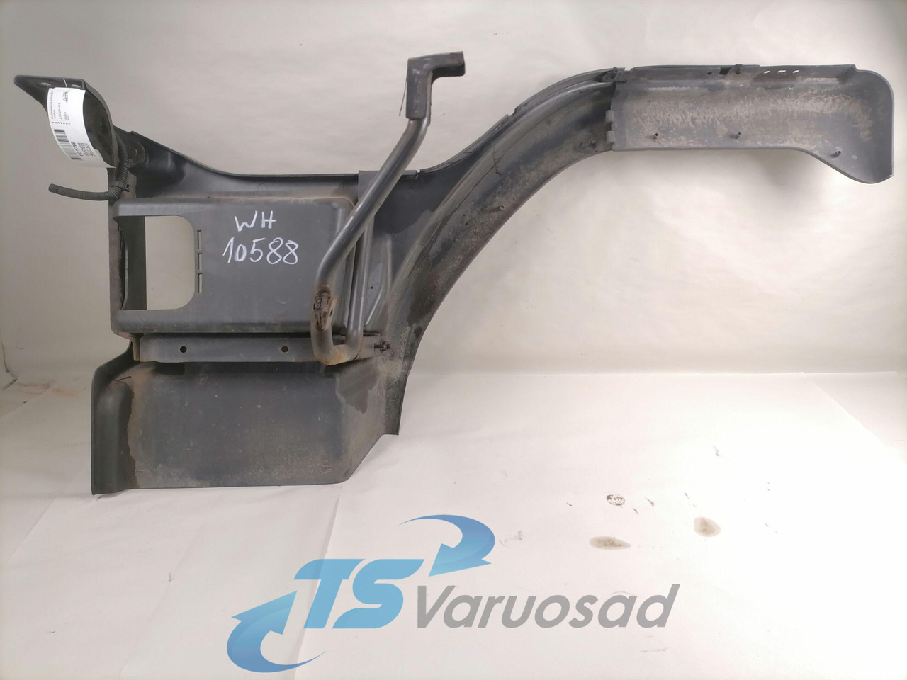 Volvo Astmelaua plastik 20529483 - Trittbrett für LKW: das Bild 2 Volvo Astmelaua plastik 20529483 - Trittbrett für LKW: das Bild 2