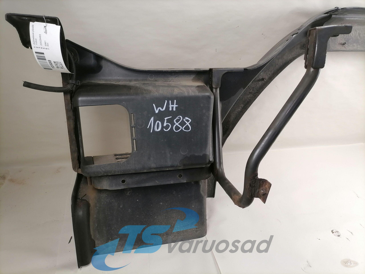 Volvo Astmelaua plastik 20529483 - Trittbrett für LKW: das Bild 3 Volvo Astmelaua plastik 20529483 - Trittbrett für LKW: das Bild 3