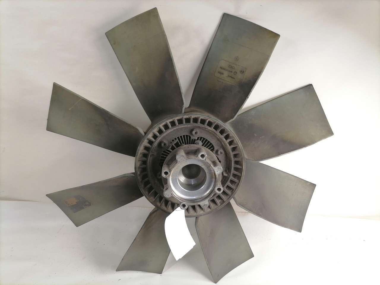 Volvo Cooling fan 1674864 - Ventilator für LKW: das Bild 3 Volvo Cooling fan 1674864 - Ventilator für LKW: das Bild 3