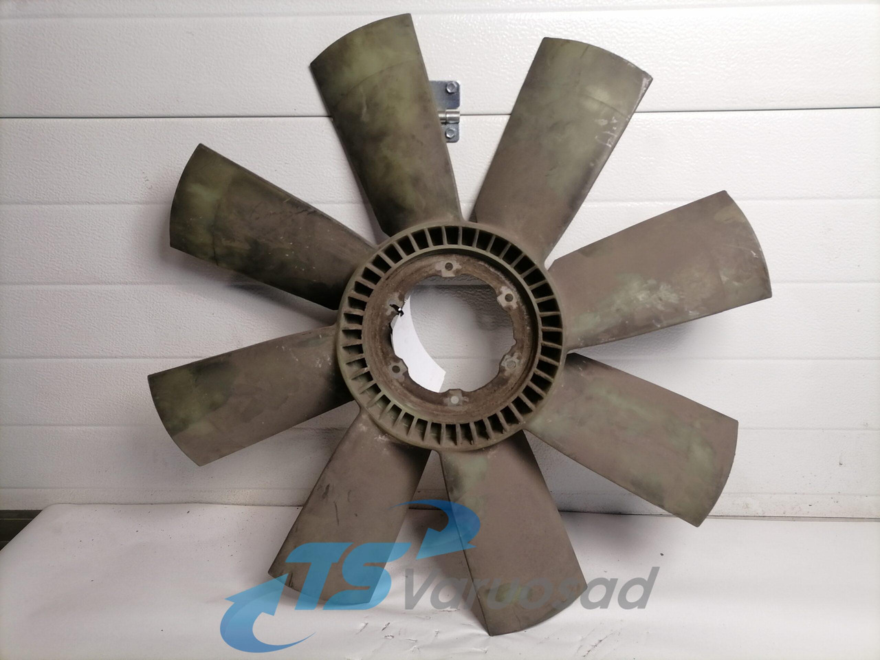 Volvo Cooling fan 1674864 - Ventilator für LKW: das Bild 1 Volvo Cooling fan 1674864 - Ventilator für LKW: das Bild 1