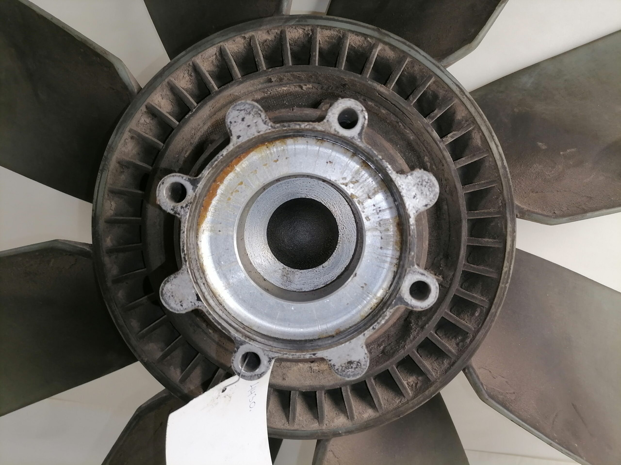 Volvo Cooling fan 1674864 - Ventilator für LKW: das Bild 4 Volvo Cooling fan 1674864 - Ventilator für LKW: das Bild 4