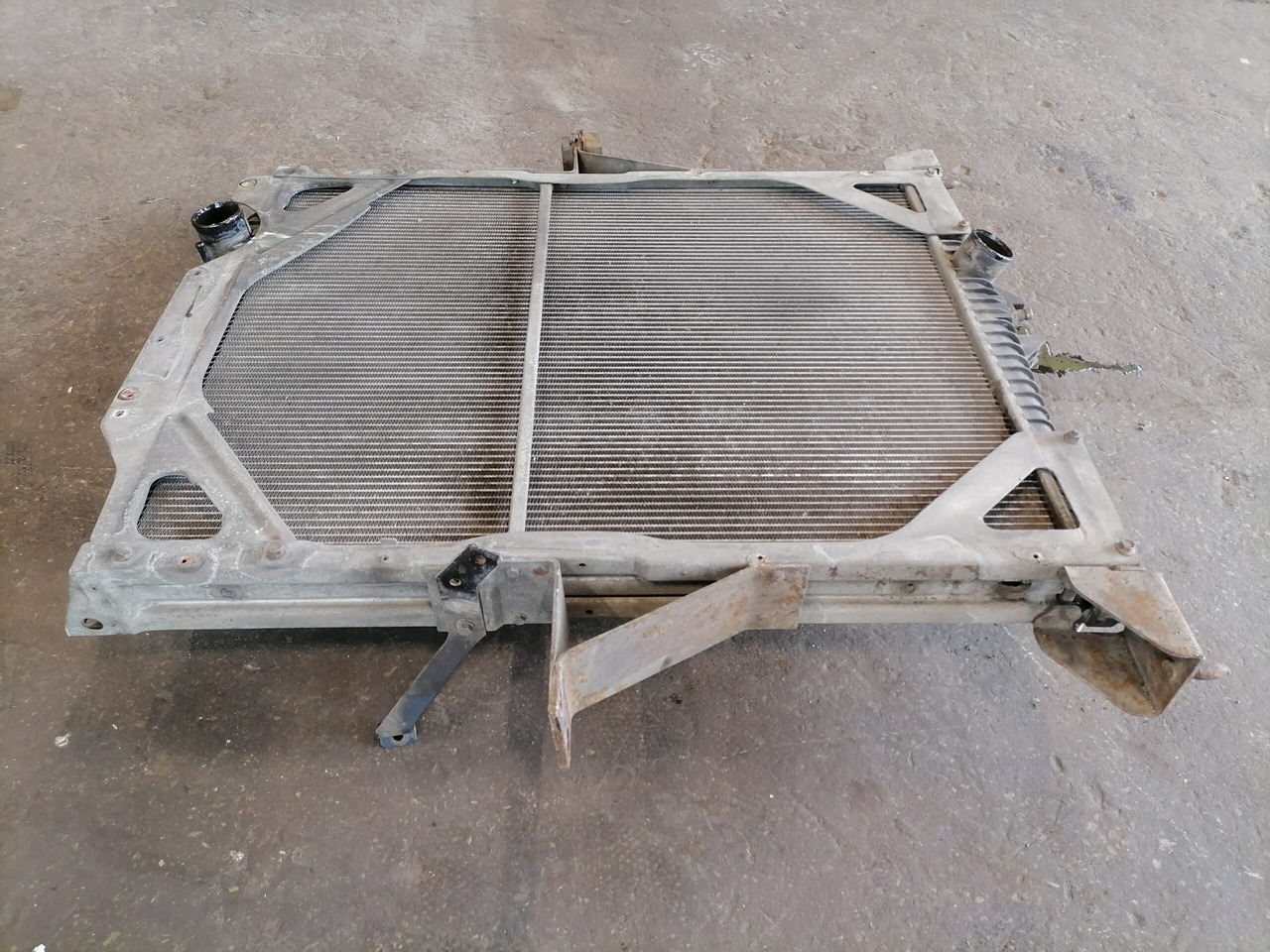 Volvo Cooling radiator 20536920 - Kühler für LKW: das Bild 4 Volvo Cooling radiator 20536920 - Kühler für LKW: das Bild 4