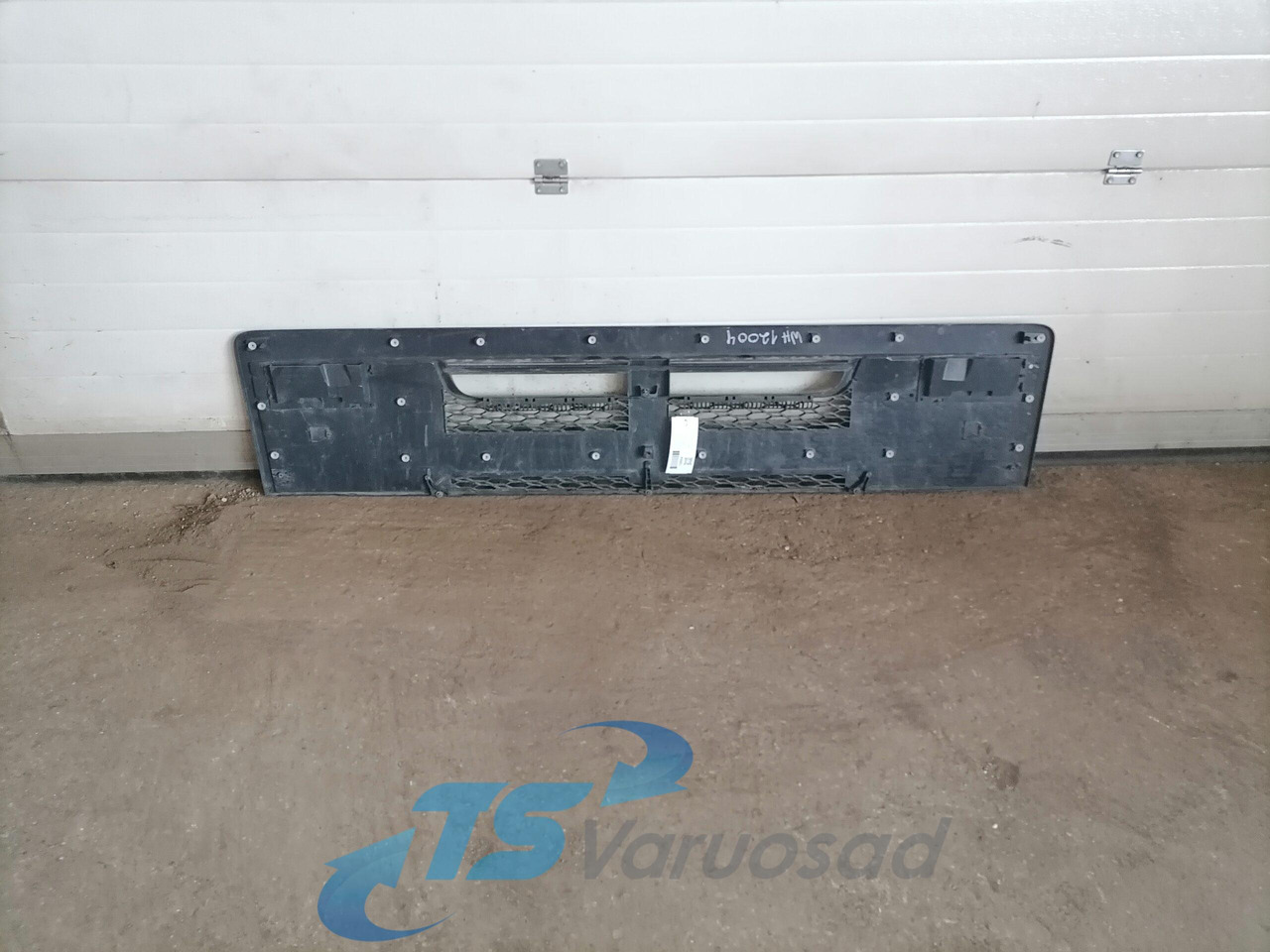 Volvo Grille panel 82150186 - Kühlergrill für LKW: das Bild 3 Volvo Grille panel 82150186 - Kühlergrill für LKW: das Bild 3