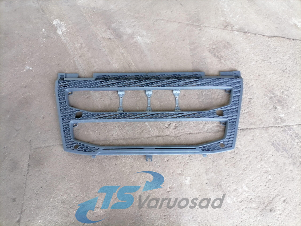 Volvo Grille panel 82491903 - Kühlergrill für LKW: das Bild 1 Volvo Grille panel 82491903 - Kühlergrill für LKW: das Bild 1