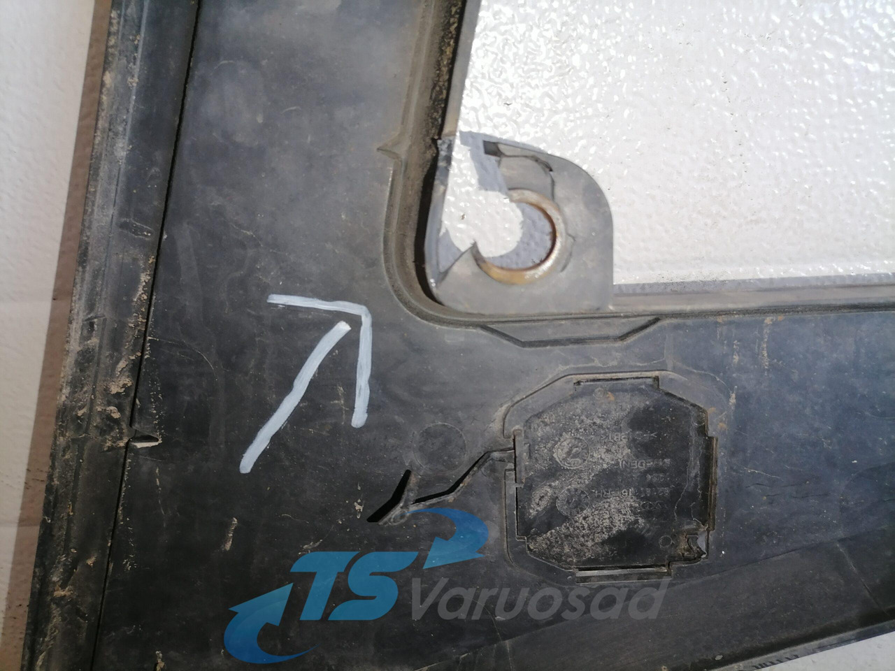 Volvo Grille panel 82491908 - Kühlergrill für LKW: das Bild 3 Volvo Grille panel 82491908 - Kühlergrill für LKW: das Bild 3