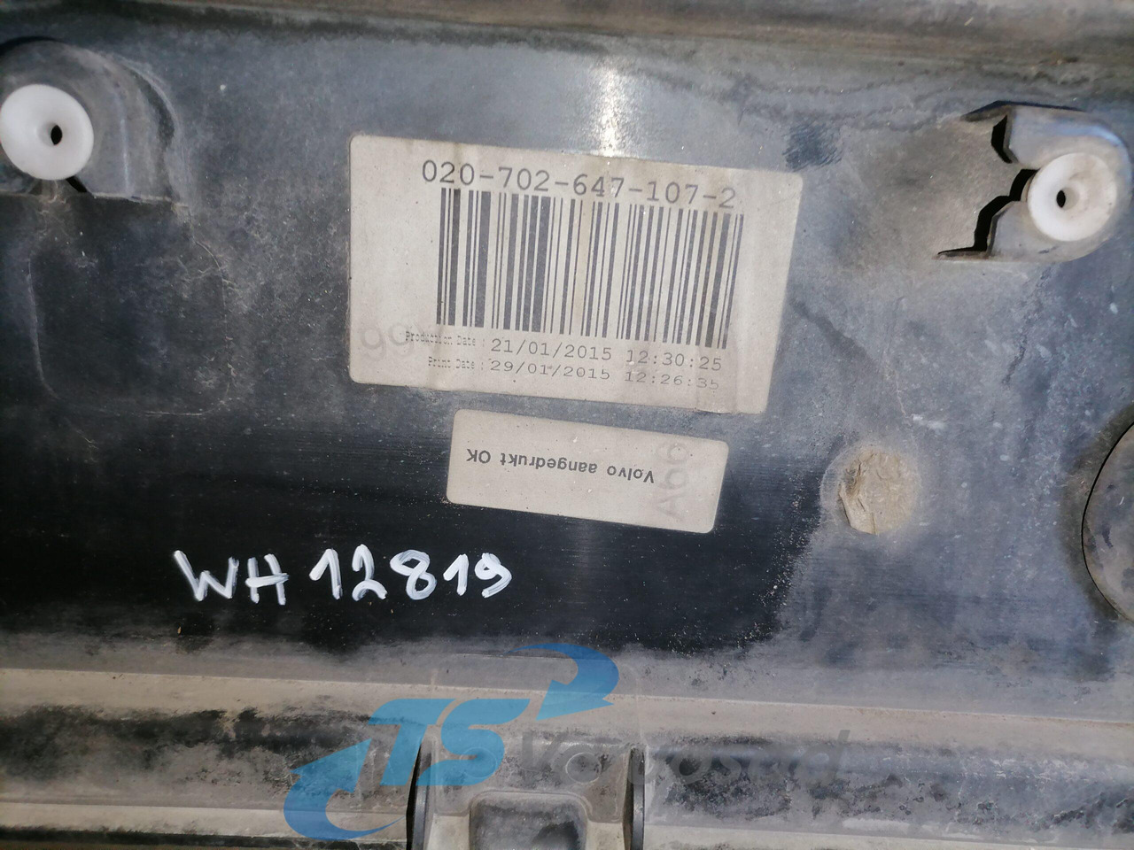 Volvo Iluvõre plastik 84055530 - Kühlergrill für LKW: das Bild 4 Volvo Iluvõre plastik 84055530 - Kühlergrill für LKW: das Bild 4