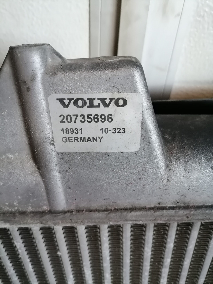 Volvo Intercooler radiator 20735696 - Interkühler für LKW: das Bild 3 Volvo Intercooler radiator 20735696 - Interkühler für LKW: das Bild 3
