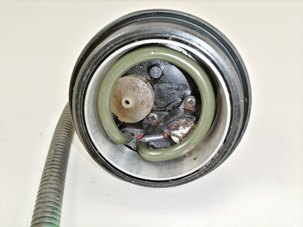 Volvo Kütuse separaatori kaas 20869387 - Kraftstofffilter für LKW: das Bild 3 Volvo Kütuse separaatori kaas 20869387 - Kraftstofffilter für LKW: das Bild 3