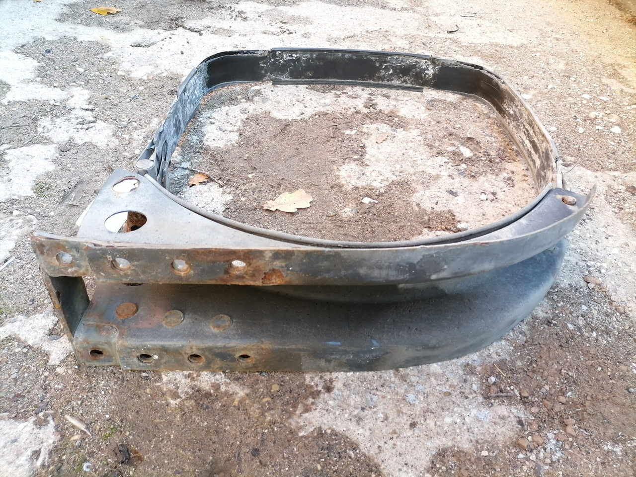 Volvo Kütusepaagi kandur, Volvo 20721537 - Kraftstofftank für LKW: das Bild 4 Volvo Kütusepaagi kandur, Volvo 20721537 - Kraftstofftank für LKW: das Bild 4