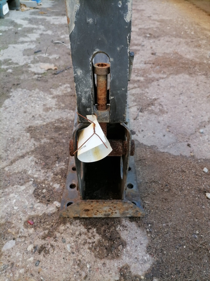 Volvo Kütusepaagi kandur, Volvo 20721537 - Kraftstofftank für LKW: das Bild 5 Volvo Kütusepaagi kandur, Volvo 20721537 - Kraftstofftank für LKW: das Bild 5