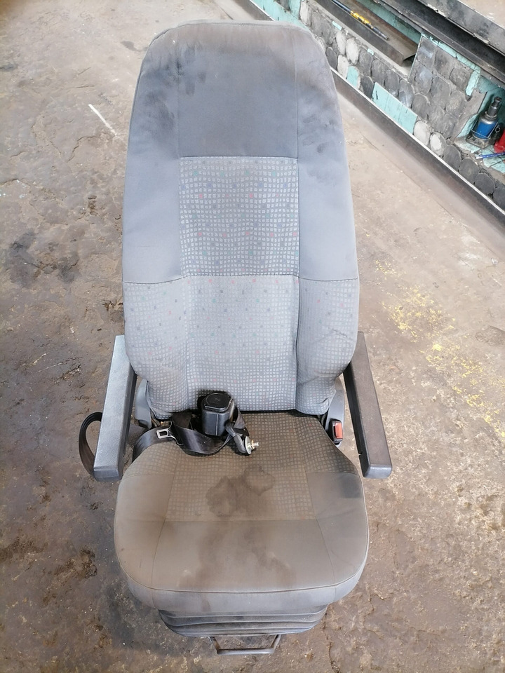 Volvo Passenger seat 20591478 - Sitz für LKW: das Bild 3 Volvo Passenger seat 20591478 - Sitz für LKW: das Bild 3